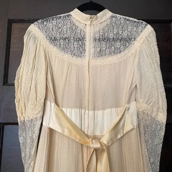 SOLD Vintage 70's Gunne Sax Dress - Picture 6 of 11